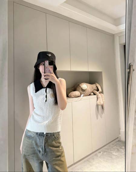 2026年4月9日入荷早春新作Miumiuニットトップ女性用...