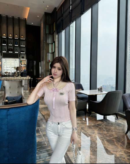 2026年4月9日入荷早春新作Miumiuニットトップ女性用...