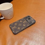 2026年4月10日入荷新作Louis VuittonIphoneケース全機種対応携帯ファッション/誕生日プレゼント/贈り物