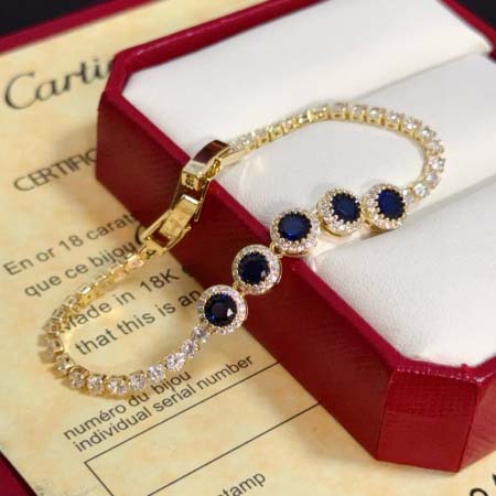 2026年2月3日入荷新品カルティエブレスレットギフト/誕生日/記念品/アクセサリーxin工場