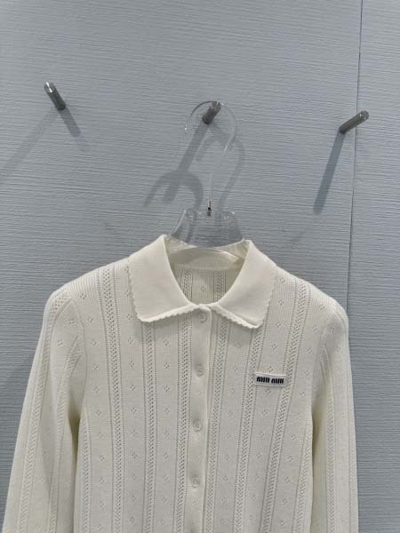 2026年2月26日入荷早春新作MiuMiu ニットカーディガン  ファッション/誕生日プレゼント/贈り物 can工場