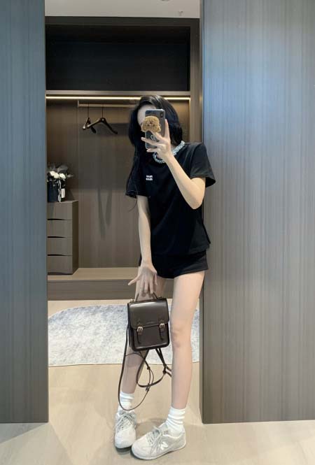 2026年2月26日入荷早春新作 miumiutシャツファッション/誕生日プレゼント/贈り物 can工場