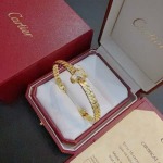 2026年2月3日入荷新品カルティエブレスレットギフト/誕生日/記念品/アクセサリーxin工場