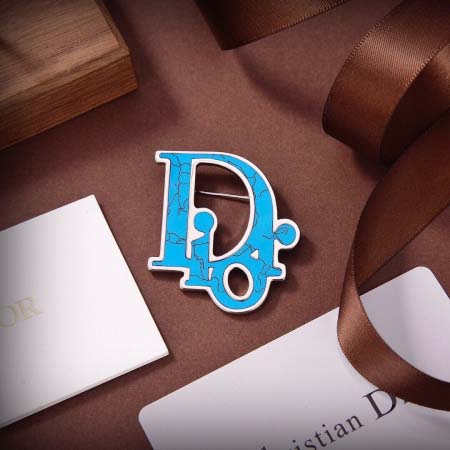 2026年2月5日入荷新品Diorブローチギフト/誕生日/記...