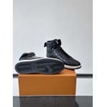 2026年2月21日入荷新作Louis Vuitton靴/スニーカー人気商品★/誕生日プレゼント/流行/高品質/JY工場
