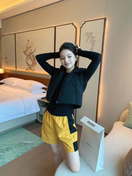 2026年3月21日入荷早春新作YSL半ズボン女性用ファッション/誕生日プレゼント/贈り物 can工場