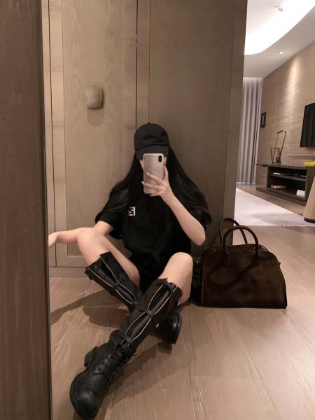 2026年3月22日入荷早春新作Fendi女性用ファッション/誕生日プレゼント/贈り物 can工場