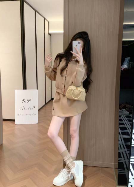 2026年3月6日入荷早春新作BURBERRY上下ファッショ...