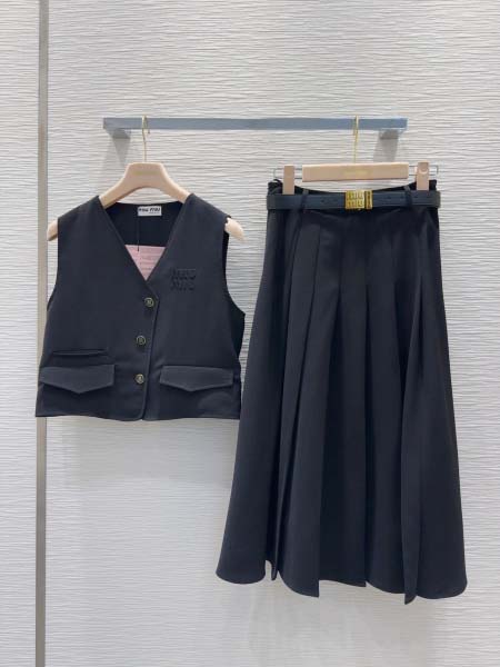 2026年3月6日入荷早春新作Miu Miuセットファッショ...