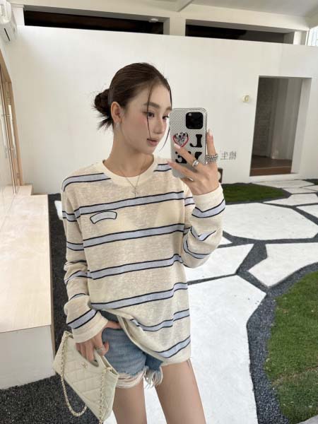 2026年3月6日入荷早春新作 Miumiu T シャツ 女...