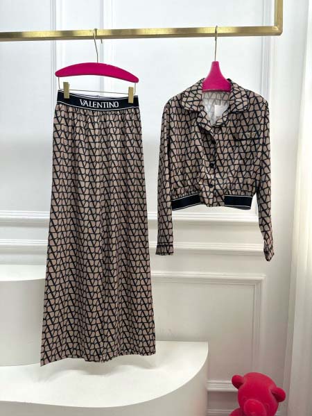 2026年3月6日入荷早春新作VALENTINOセット女性用...