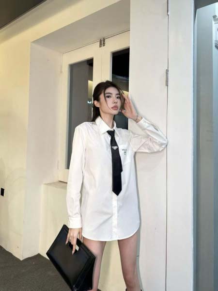 2026年3月6日入荷早春新作Pradaシャツ女性用ファッシ...