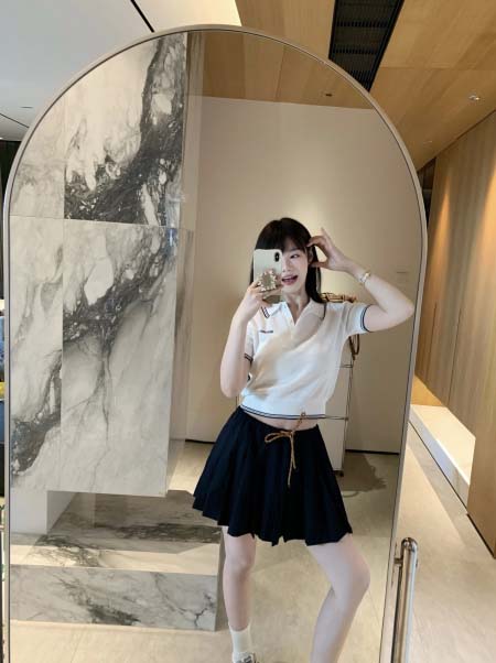 2026年3月9日入荷早春新作MIUMIU女性用ファッション...