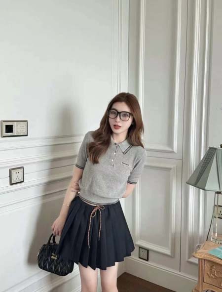 2026年3月9日入荷早春新作MIUMIU女性用ファッション...