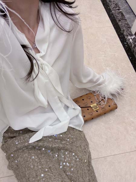 2026年3月21日入荷早春新作VALENTINO女性用ファ...