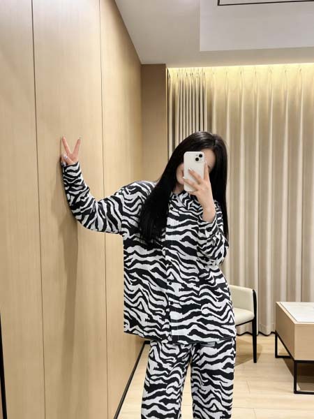 2026年3月21日入荷早春新作Balenciagaセット女...