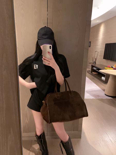 2026年3月22日入荷早春新作Fendi女性用ファッション...