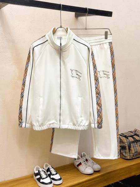 2026年3月25日入荷新作Burberry上下セット 超厳...