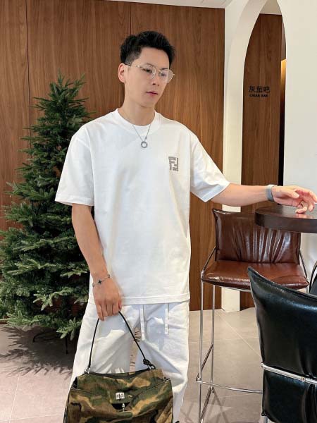 2026年3月29日入荷新作Fendi半袖Tシャツ春夏高品質...