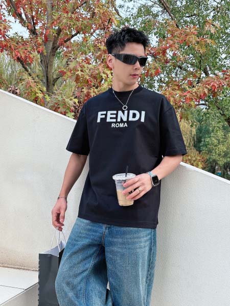 2026年3月29日入荷新作Fendi半袖Tシャツ春夏高品質...