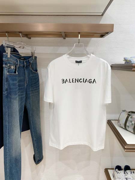 2026年3月31日入荷新作BALENCIAGA半袖Tシャツ...