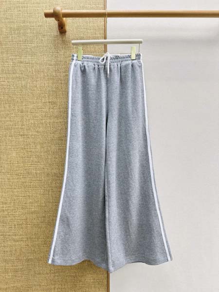 2026年4月4日入荷春夏新作Prada上下 高級品復刻 女性服 KL工場