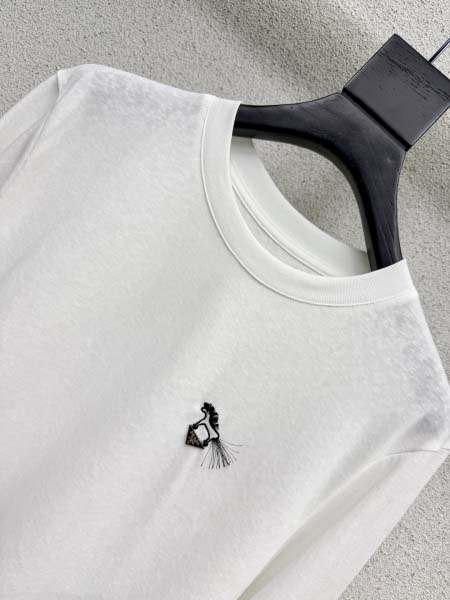 2026年4月4日入荷春夏新作Prada 高級品復刻 女性服 KL工場