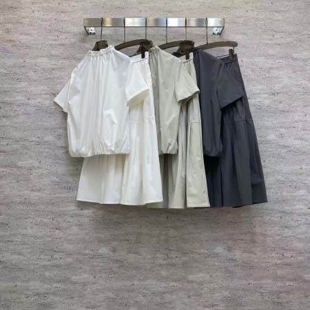 2026年4月4日入荷春夏新作Prada セット 上下高級品復刻 女性服 KL工場