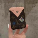 2026年4月10日入荷新作Louis VuittonIphoneケース全機種対応携帯ファッション/誕生日プレゼント/贈り物